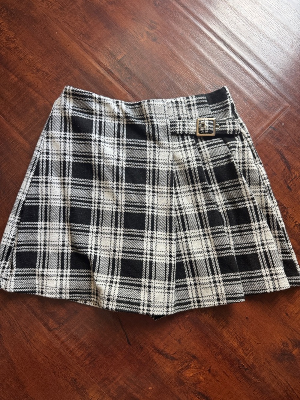 Black & White Plaid Pleated Mini Skort with Buckle